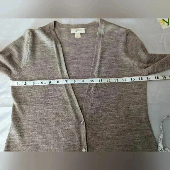 Ann Taylor Loft Tan Knit Jewel Embellished Cardigan Sweater Size Small Button - Picture 11 of 14